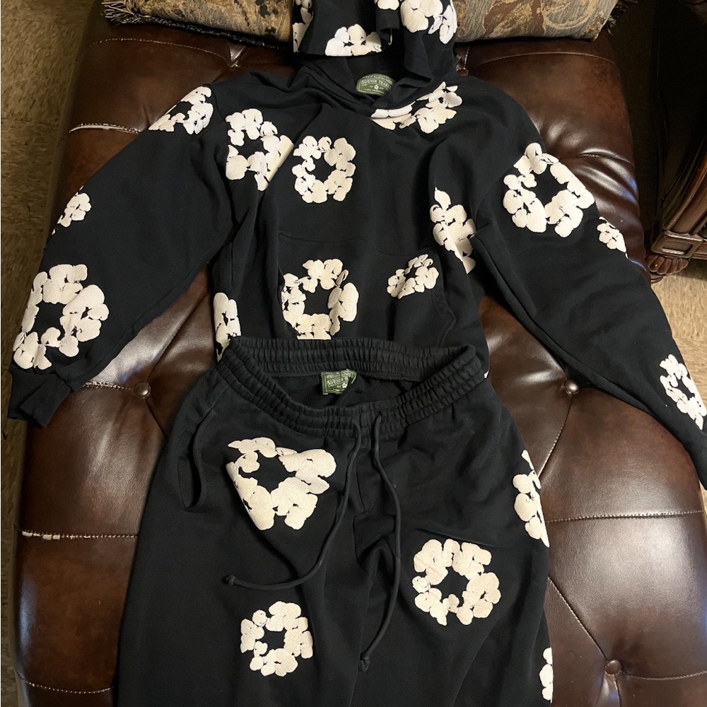 Men's Black Floral-Print Hoodie & Jogger Pajama Set - (Brand: )